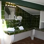 Charembeau فندق 3*