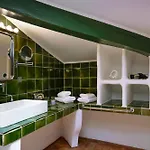 Hotel Charembeau