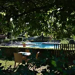 Charembeau Hotell