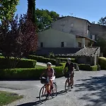 Hotel Charembeau 3*