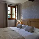 Charembeau Hotell