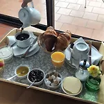 Charembeau Hotel 3*