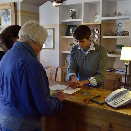 Отель Charembeau