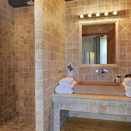 Отель Charembeau 3*