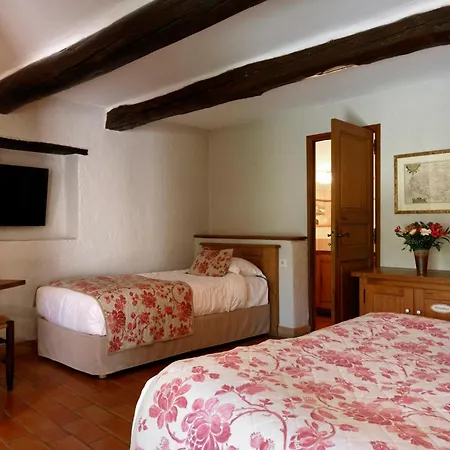Charembeau Hotell