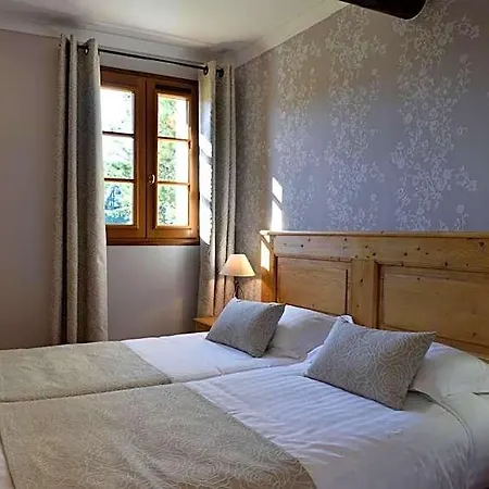 Hotel Charembeau 3*