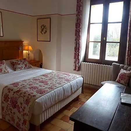 Hotel Charembeau 3*