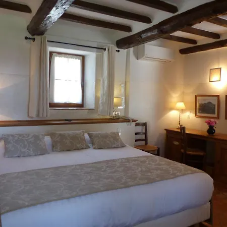 Charembeau Отель Форкалькье